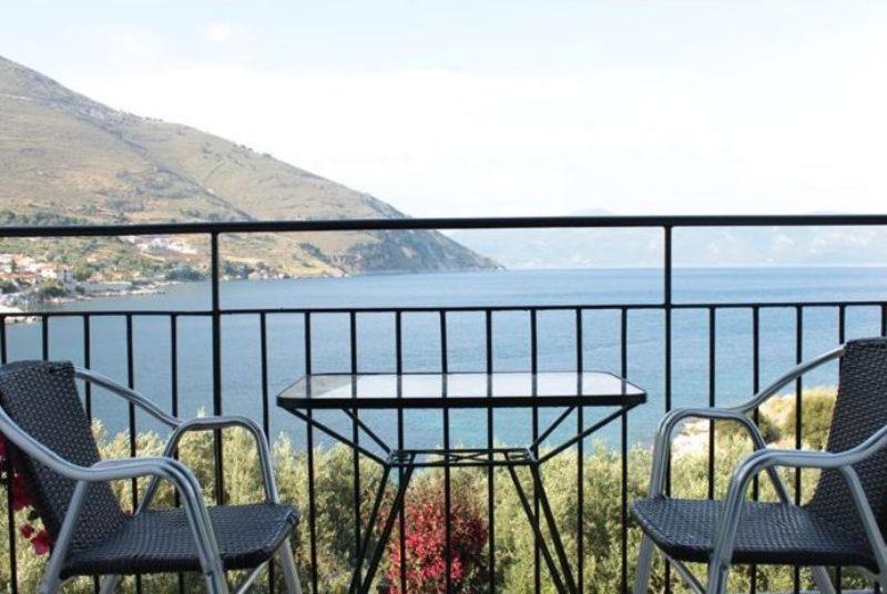 Ballas Apartments Agia Efimia Pokoj fotografie