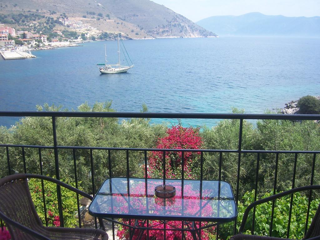 Ballas Apartments Agia Efimia Pokoj fotografie
